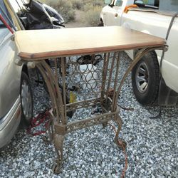 Table with a Wine rack 