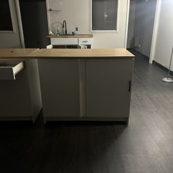 Cabinets 