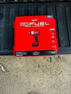 Milwaukee M18 Fuel 1/2" Impact Wrench Kit