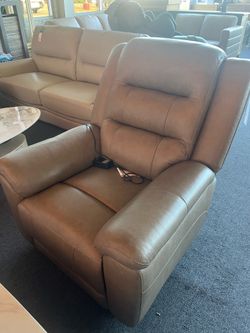 Mason Leather Power Recliner with Power Headrest，$350