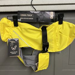 Canada Pooch Raincoat Small 14-18” | NEW