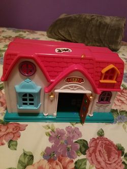 Casita para muñecas..pequeña