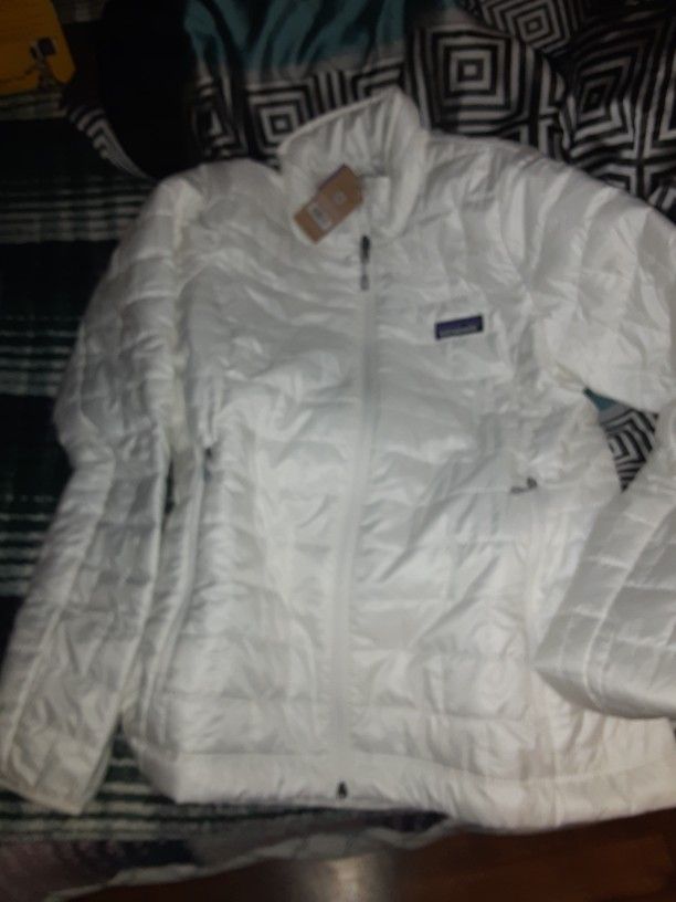 Perfectly White Womens Patagonia Size M