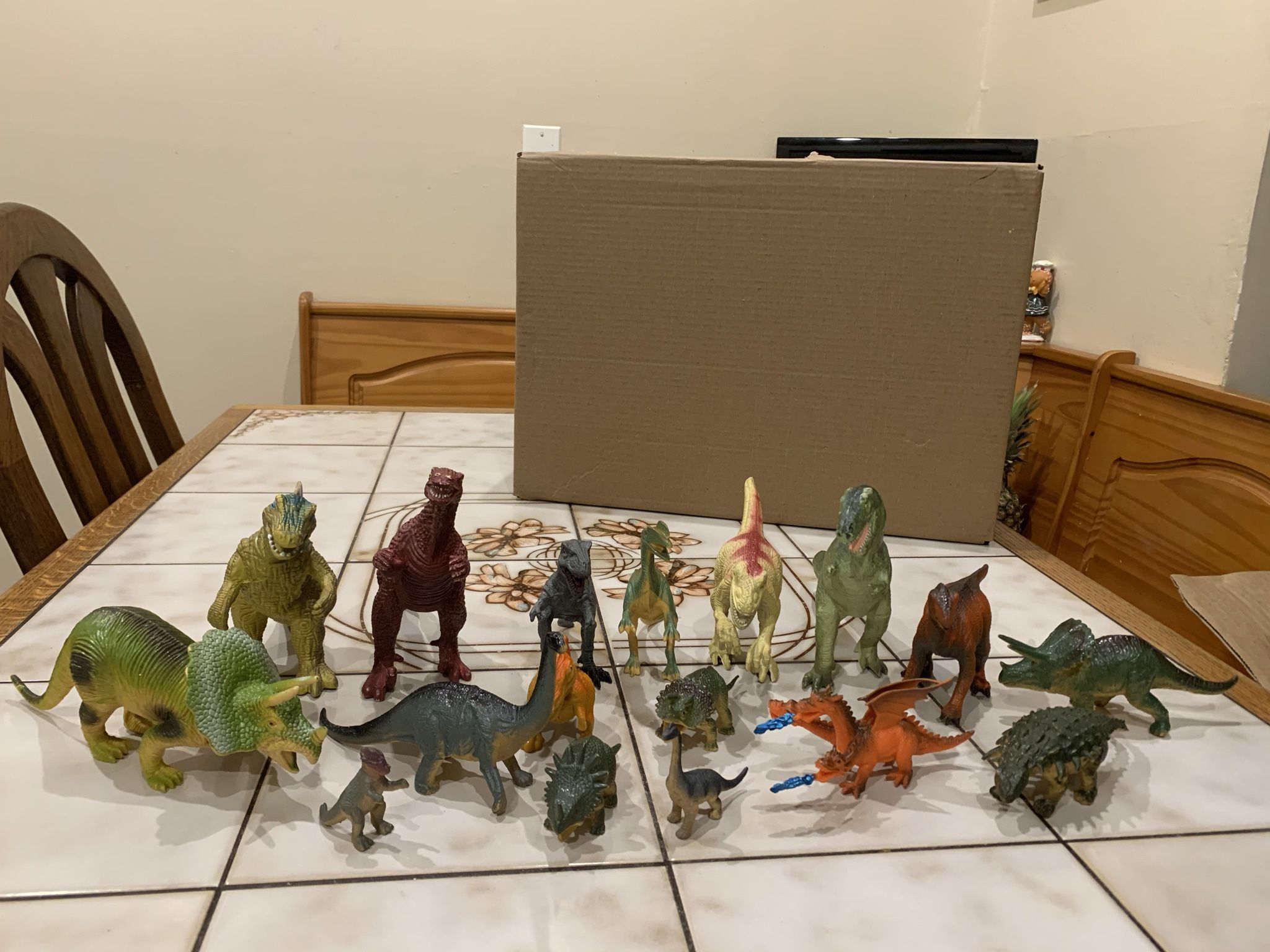 Dinosaurs 17 Collection Set Well Kept Excellent Condition