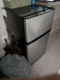 Mini fridge