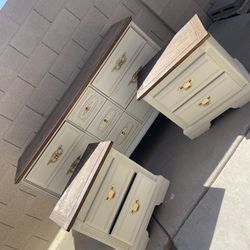 Ivory White Dresser &Nightstands Set. 