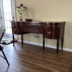 Tradition lion Head Sideboard 