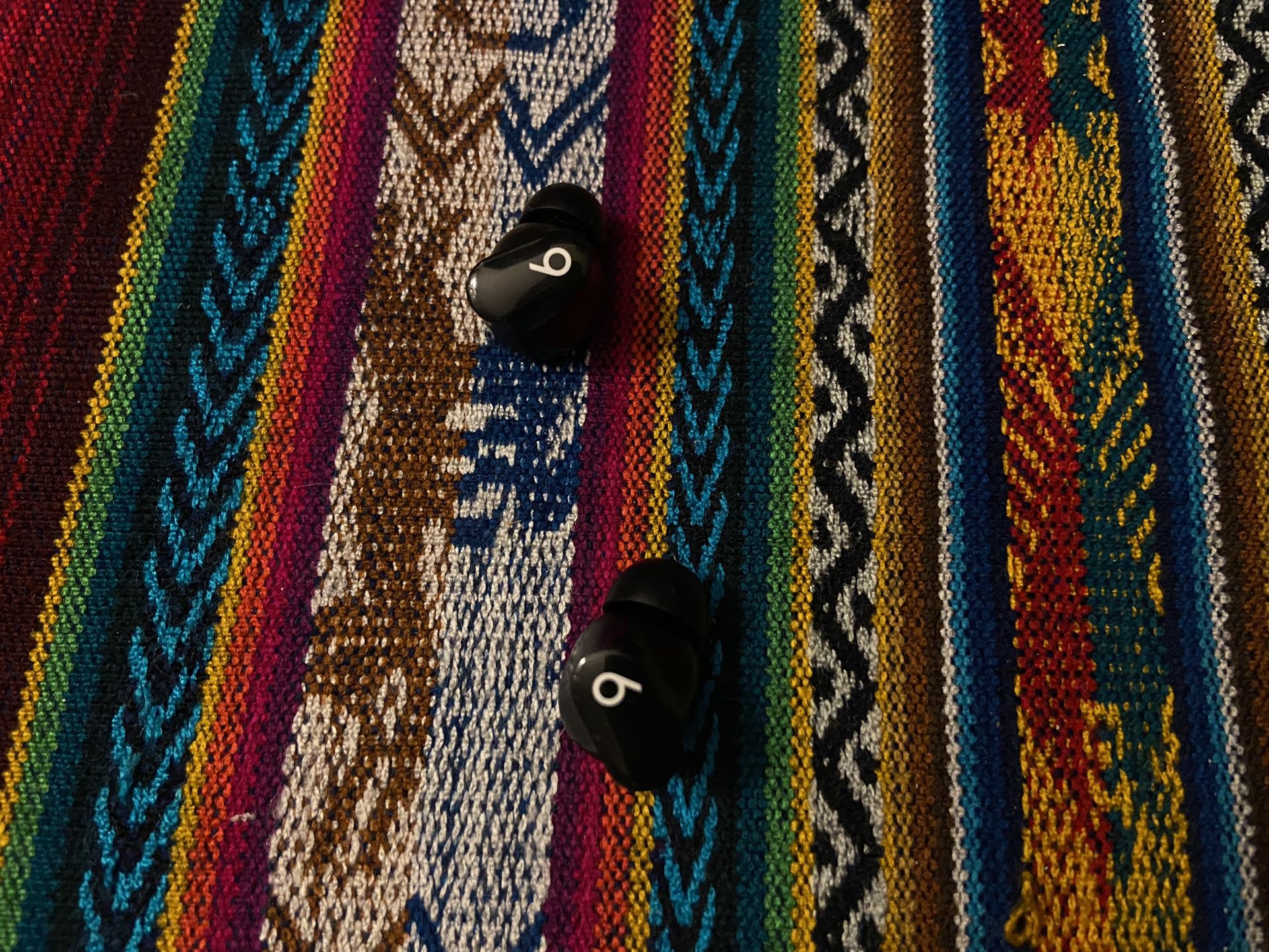 Beats Earbuds Left and Right (No Charging Case)