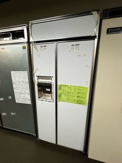 GE MONOGRAM 36”WIDE PANEL READY REFRIGERATOR BUILT IN