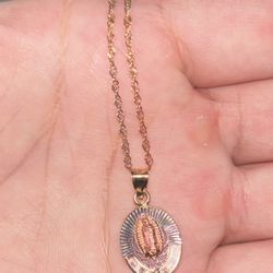 10k Real Trigold  necklace 