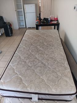 Twin mattress