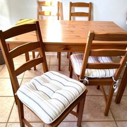 Wood Dining Table & 4 Chairs With Seats