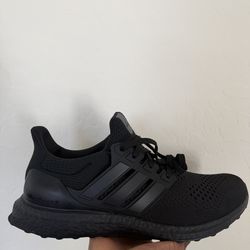 Ultraboostal black size 11