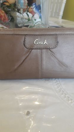 Coach brasalet bag leather