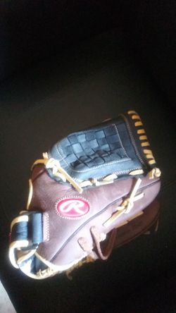 Rawlings Right handed glove