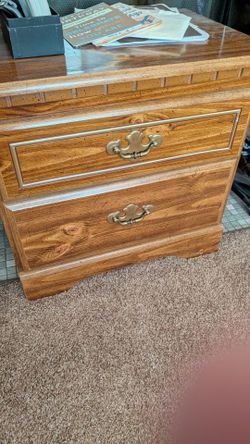Free end table