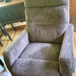 🛋️ La-Z-Boy Lennon Rocking Recliner – Like New – $450