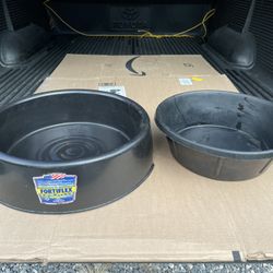 Fortiflex 3 gal. Plastic and 3 gal. Rubber Low Feeder Pans, Black