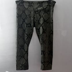 Lululemon Wunder Under crop leggings