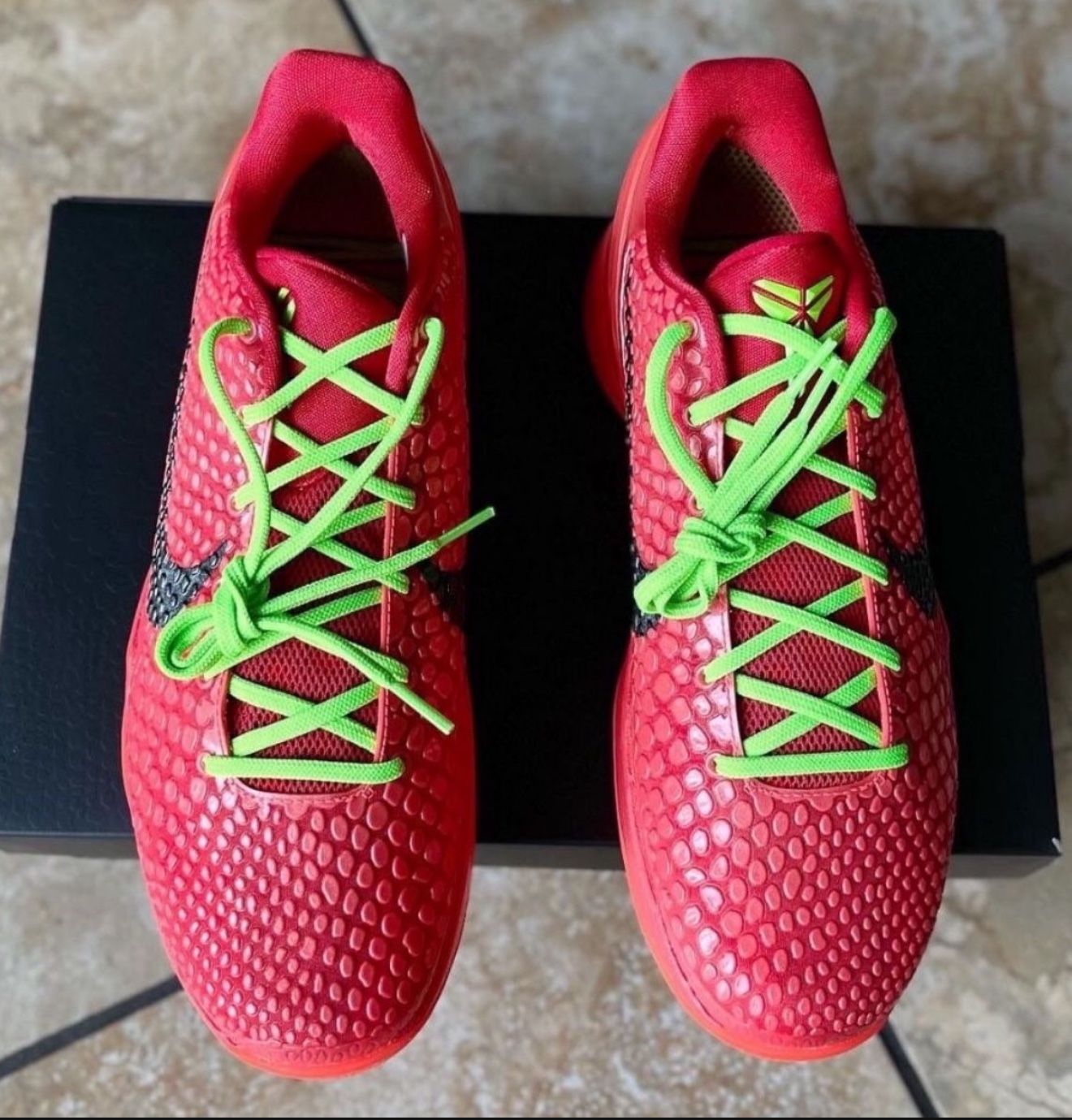 NIKE KOBE PROTRO REVERSE GRINCH Size FROM NIKE SNKRS APP