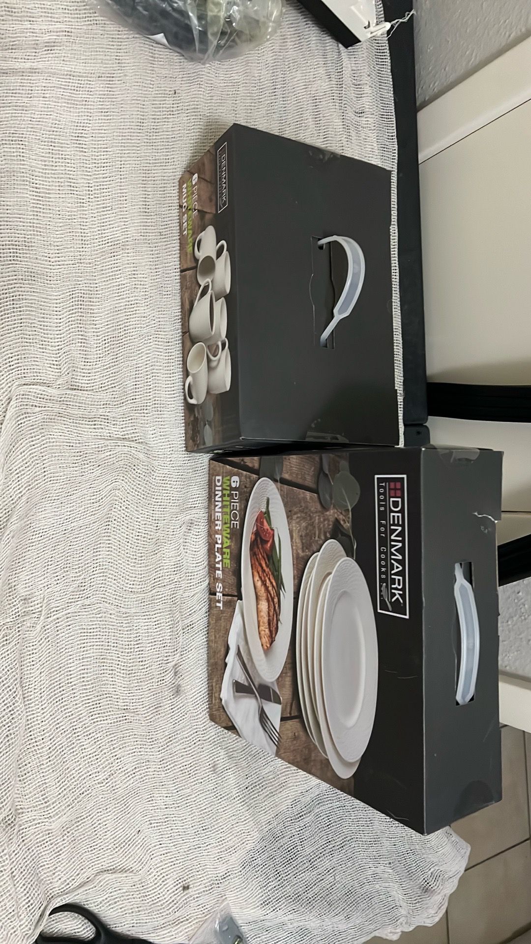 6 plates 6 Mugs