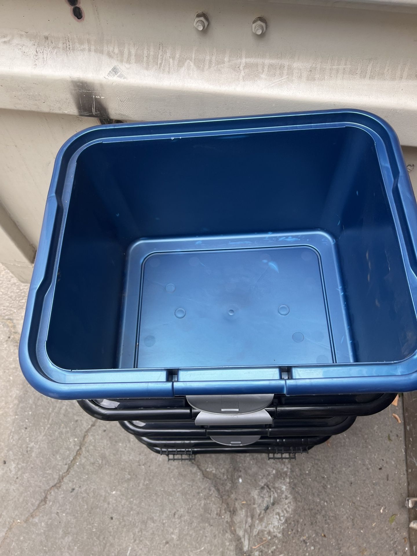 Rubbermaid Commercial Rectangular Food Storage Container for Sale in El  Monte, CA - OfferUp