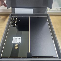 Samsung W25 Samsung W26 99% new