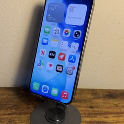 Unlocked iPhone 15 Pro Max 256 gb