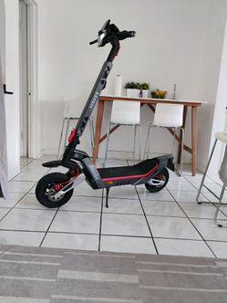 Scooter Navee xt5 pro reg $1500 sale $775