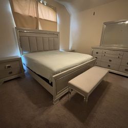 Vail Gray King Bedroom Set $2700