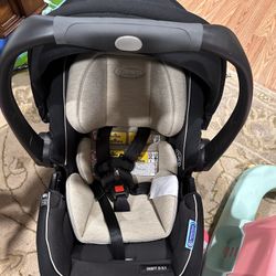 Graco Infant Car seat 