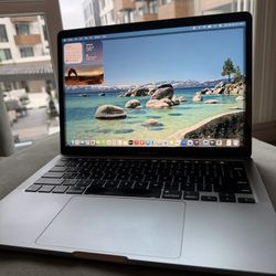 MacBook Pro 13-Inch M2