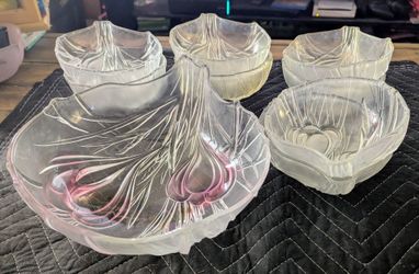 Glass Crocus Flower Design Serving Bowl and Individual bowls