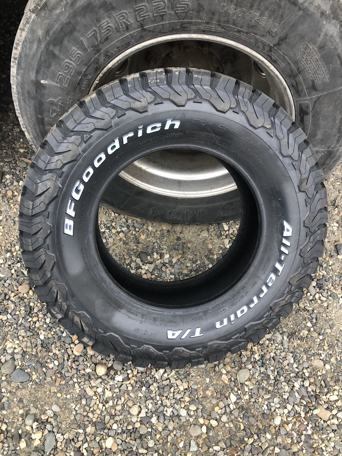 BFG GOODRICH 265/70R17