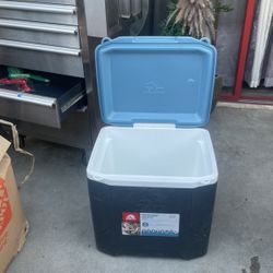 Igloo Cooler With Wheels 54 Quarts 