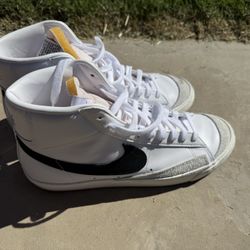 👟 Nike Blazer Mid ’77 Vintage – White/Black – Men’s Size 10