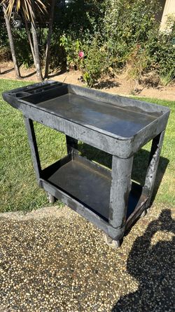 Rubbermaid cart