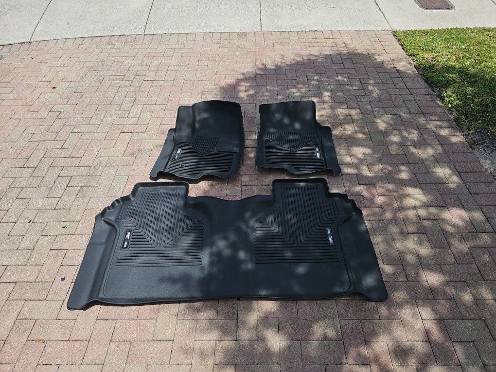 GMC SIERRA CREW CAB Husky Liners X-Act Contour