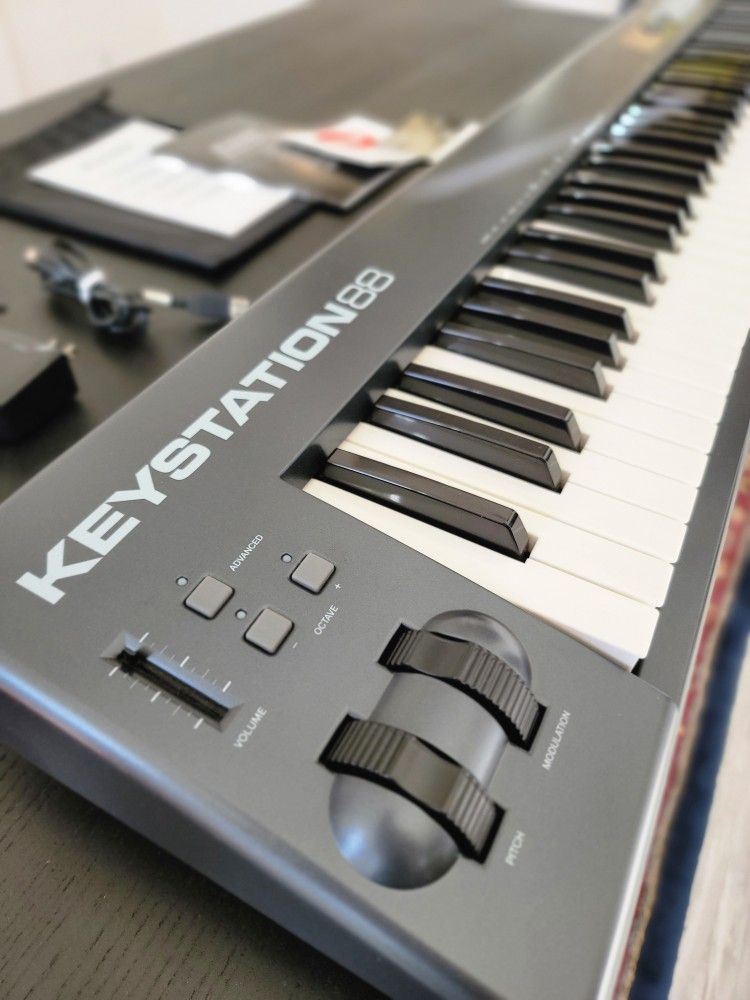 MAudio Keystation 88 Keyboard (MIDI Controller) for Sale in San Diego