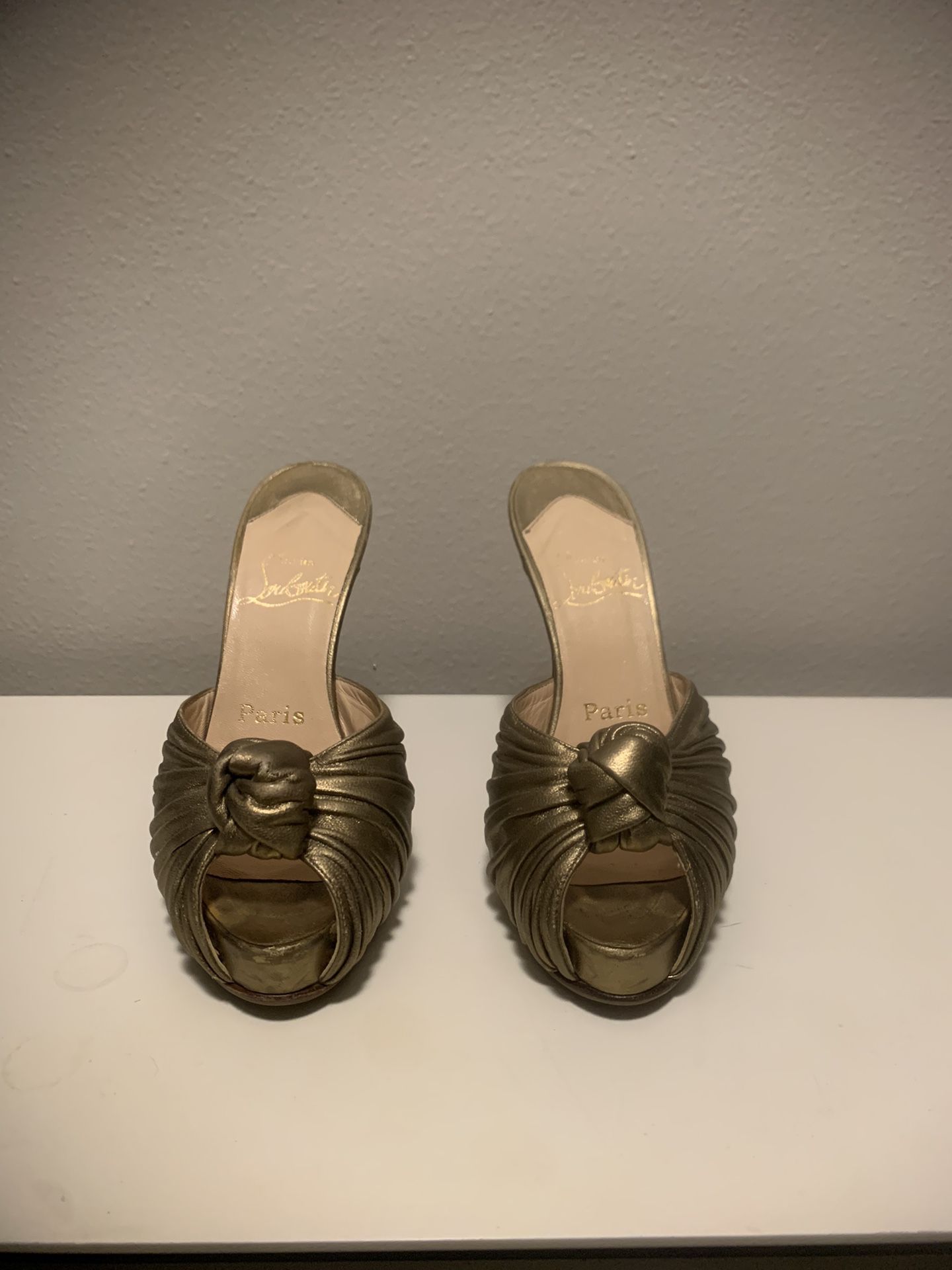 Christian Louboutin Gold Leather Jenny Knotted Platform Slingback Sandals
