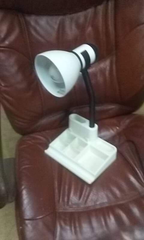 Desk lamp
