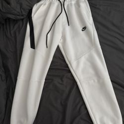 Nike Tech Pants (WHITE)