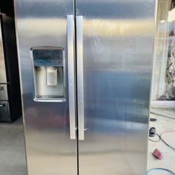 GE Refrigerator 