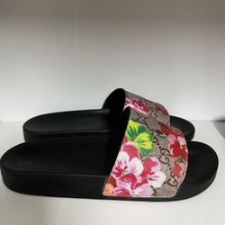 GUCCI SLIDES