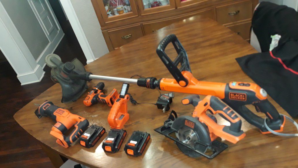 Black & Decker Tool Set 3 Batteries And Charger Everything Works  Fine 