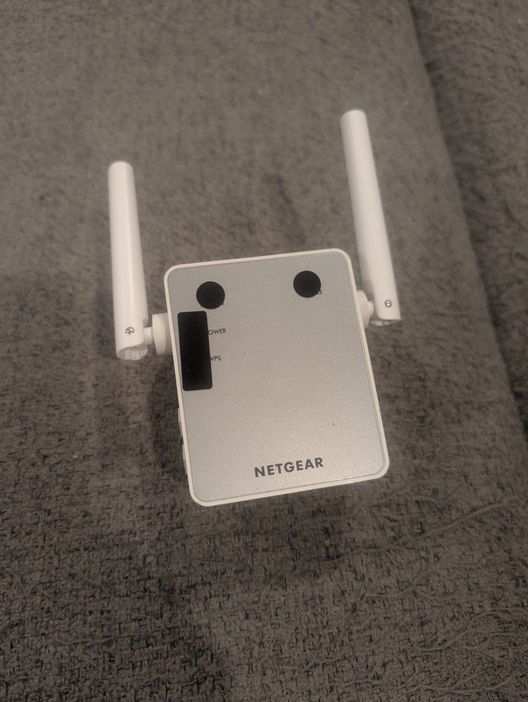 WiFi Range Extender - Netgear EX3700 AC750