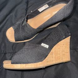 Tom’s Black Wedges Size 7