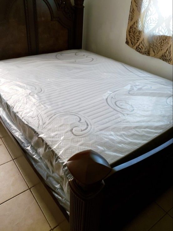 NEW QUEEN MATTRESS. Bed frame is not available. Take it home the same day 👍