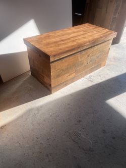 Storage bench With Reclaim Wood
