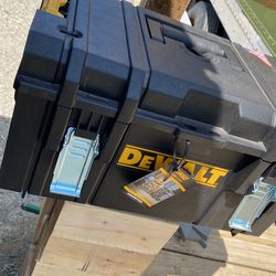 Dewalt Stackable Box